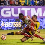 Barcelona SC sufre, pero vence a Técnico Universitario y es líder