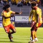 Aucas vence a Libertad con goles tempraneros de los hermanos Mina