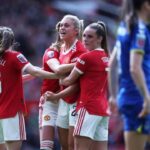 Reino Unido aplica fallo sobre sexo biológico: exclusión en el fútbol femenino y cambios en el uso de baños