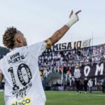 Neymar renueva con Santos hasta 2026 y apunta al Mundial como su gran objetivo