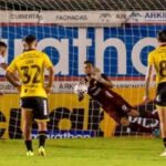 José David Contreras atajó un penal y salvó a Barcelona SC en empate sin goles ante Guayaquil City