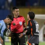 Emelec rescata un empate con polémica ante Universidad Católica en el Atahualpa