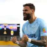 Universidad Católica mantiene su invicto y se afianza como líder tras vencer a Libertad