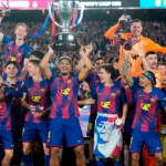 Barcelona se impuso sobre el Real Madrid y se coronó bicampeón de LaLiga en un Clásico histórico