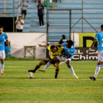BARCELONA CAE ANTE MANTA Y COMPLICA SU PERMANENCIA EN EL HEXAGONAL PRINCIPAL