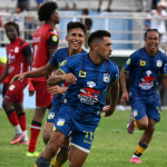 DELFÍN GOLEA 4-2 A MANTA FC EN EL CLÁSICO Y SALE DE LA ZONA DE DESCENSO