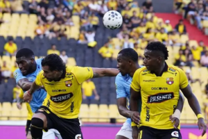 BARCELONA SC RESCATA UN EMPATE AGÓNICO ANTE UNIVERSIDAD CATÓLICA, PERO COMPLICA SUS ASPIRACIONES INTERNACIONALES